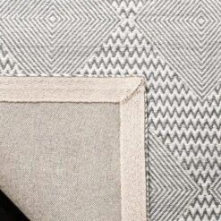 Flossie Geometric Area Rug - Safavieh -Safavieh GUEST 0877b5e5 0ca7 4b7e 9915 64120c17c484