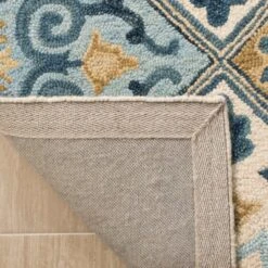 Dayna Medallion Hooked Rug - Safavieh -Safavieh GUEST 0daf5aa3 ec19 4bca 935b b6af4e9e6fa7