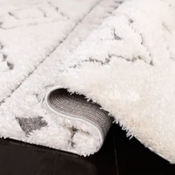 Angelique Geometric Design Loomed Rug - Safavieh -Safavieh GUEST 2993bf7e e6e9 4616 8498 5fd2c165e5e2