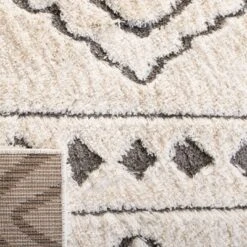 Angelique Geometric Design Loomed Rug - Safavieh -Safavieh GUEST 37d150be 05cd 4ecd a009 f8f16a2126cb