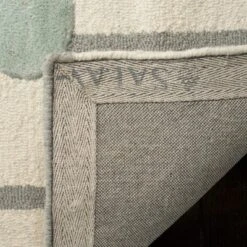 Safavieh Kids SFK909 Hand Tufted Area Rug - Safavieh -Safavieh GUEST 41e5fe60 4469 45ca 9ef1 764a83259c37