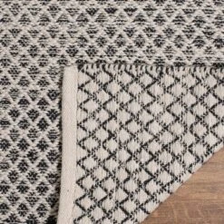 Montauk MTK601 Hand Woven Area Rug - Safavieh -Safavieh GUEST 5780d117 9c52 4473 b299 0f7b119cbfa2