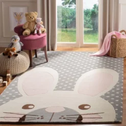 Safavieh Kids SFK922 Hand Tufted Area Rug - Safavieh