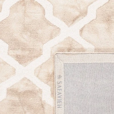 Page Quatrefoil Design Area Rug - Safavieh 5 Page Quatrefoil Design Area Rug - Safavieh - Image 3