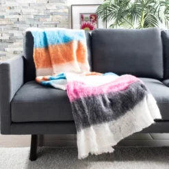 Glendal Throw Blanket - Safavieh -Safavieh GUEST 6cbd531c adb6 49f4 8554 7ef7edfc94b1