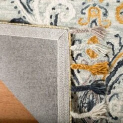 Rocio Medallion Hooked Rug - Safavieh -Safavieh GUEST 71511e56 1951 43e3 9fb3 fb58af85d504