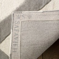 Safavieh Kids SFK921 Hand Tufted Area Rug - Safavieh -Safavieh GUEST 740001e2 2c80 4c8c 8792 f31ffdf1762f