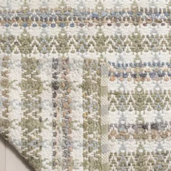 Irvette Woven Rug - Safavieh -Safavieh GUEST 8af51b48 f4ea 42da 84f0 14988a19dbda