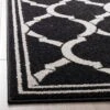 Janet Loomed Rug - Safavieh -Safavieh GUEST 90098793 baeb 4b18 a51d 157ff360126a