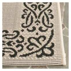 Bari Patio Rug - Safavieh