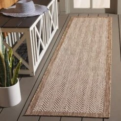 Beach House BHS408 Power Loomed Stain Resistant Non-Shedding Indoor/Outdoor Rugs - Safavieh