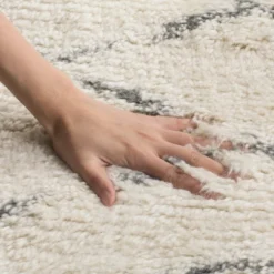 Katie Geometric Area Rug - Safavieh -Safavieh GUEST a5b729bd 8fd5 47f4 a6c0 d6f6e33bddff