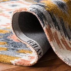 Jasmin Geometric Hooked Rug - Safavieh -Safavieh GUEST acc6e5e6 0d00 4d9a 8d7f 1f2aaed33a57