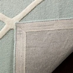 Safavieh Kids SFK906 Hand Tufted Area Rug - Safavieh -Safavieh GUEST b4973201 f6ba 4646 9a19 cb0313bdf1b0