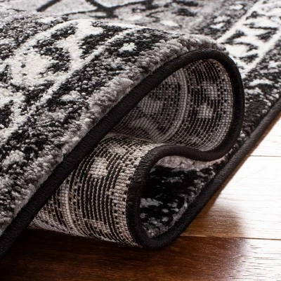 Vintage Hamadan VTH293 Power Loomed Area Rug - Safavieh 6 Vintage Hamadan VTH293 Power Loomed Area Rug - Safavieh - Image 4