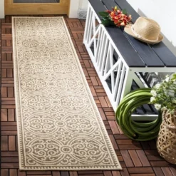 Beach House BHS134 Power Loomed Rug - Safavieh