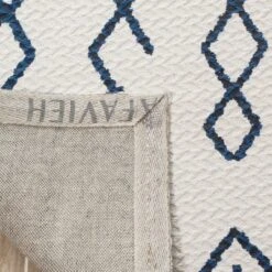 Nicolet Geometric Loomed Area Rug - Safavieh -Safavieh GUEST f182da5a fac9 46dc 8fbc 62d44b6243ee