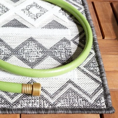 Cabana CBN418 Power Loomed UV Resistant Indoor/Outdoor Rugs - Safavieh 4 Cabana CBN418 Power Loomed UV Resistant Indoor/Outdoor Rugs - Safavieh - Image 2